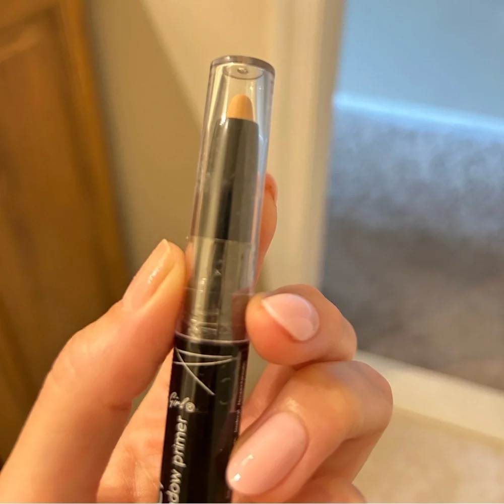 LA Girl Nude HD Eye Shadow Primer Stick NWT